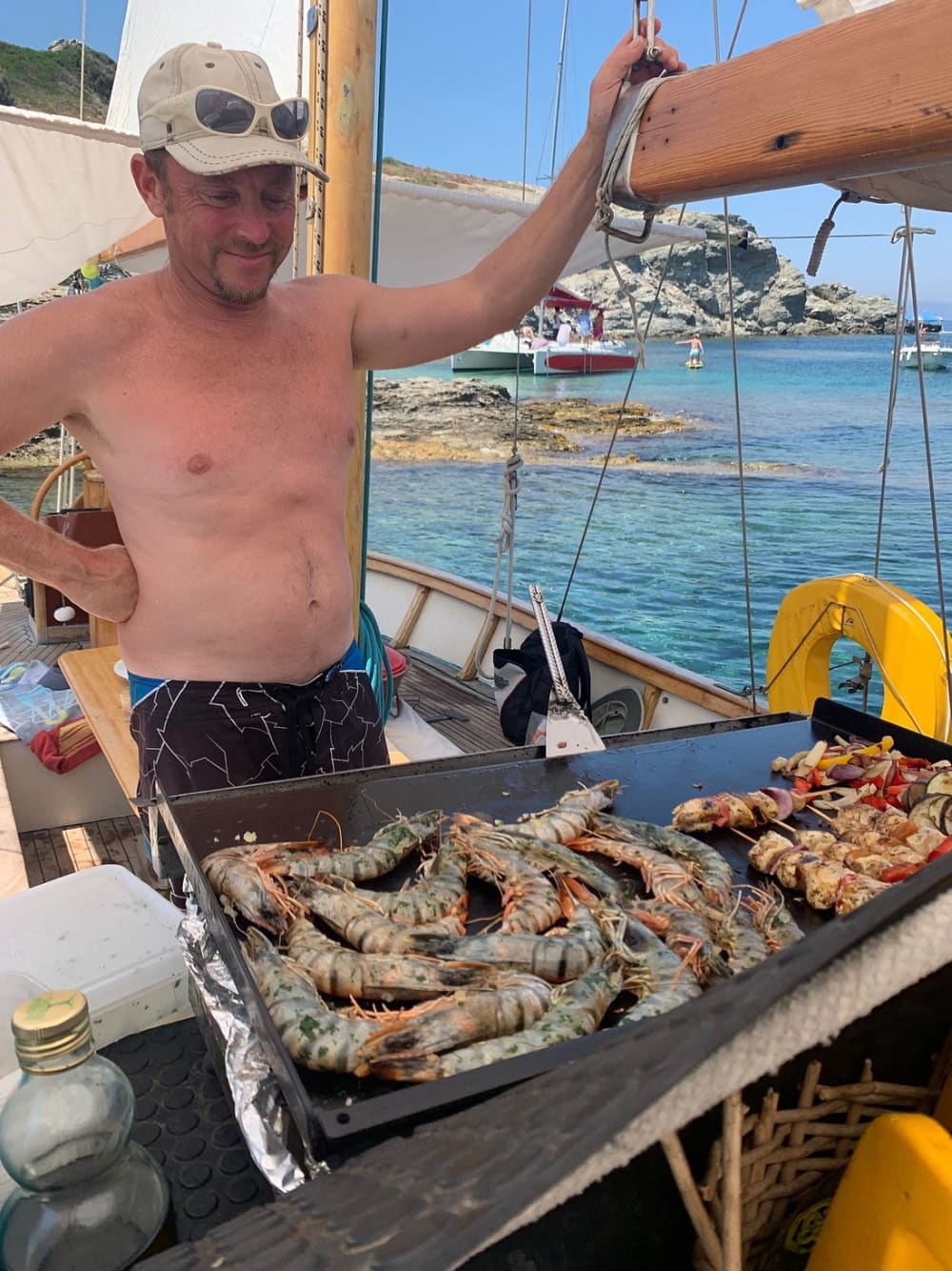 Giornata alla scoperta delle isole e delle calette selvagge con partenza da Sanary-sur-Mer
