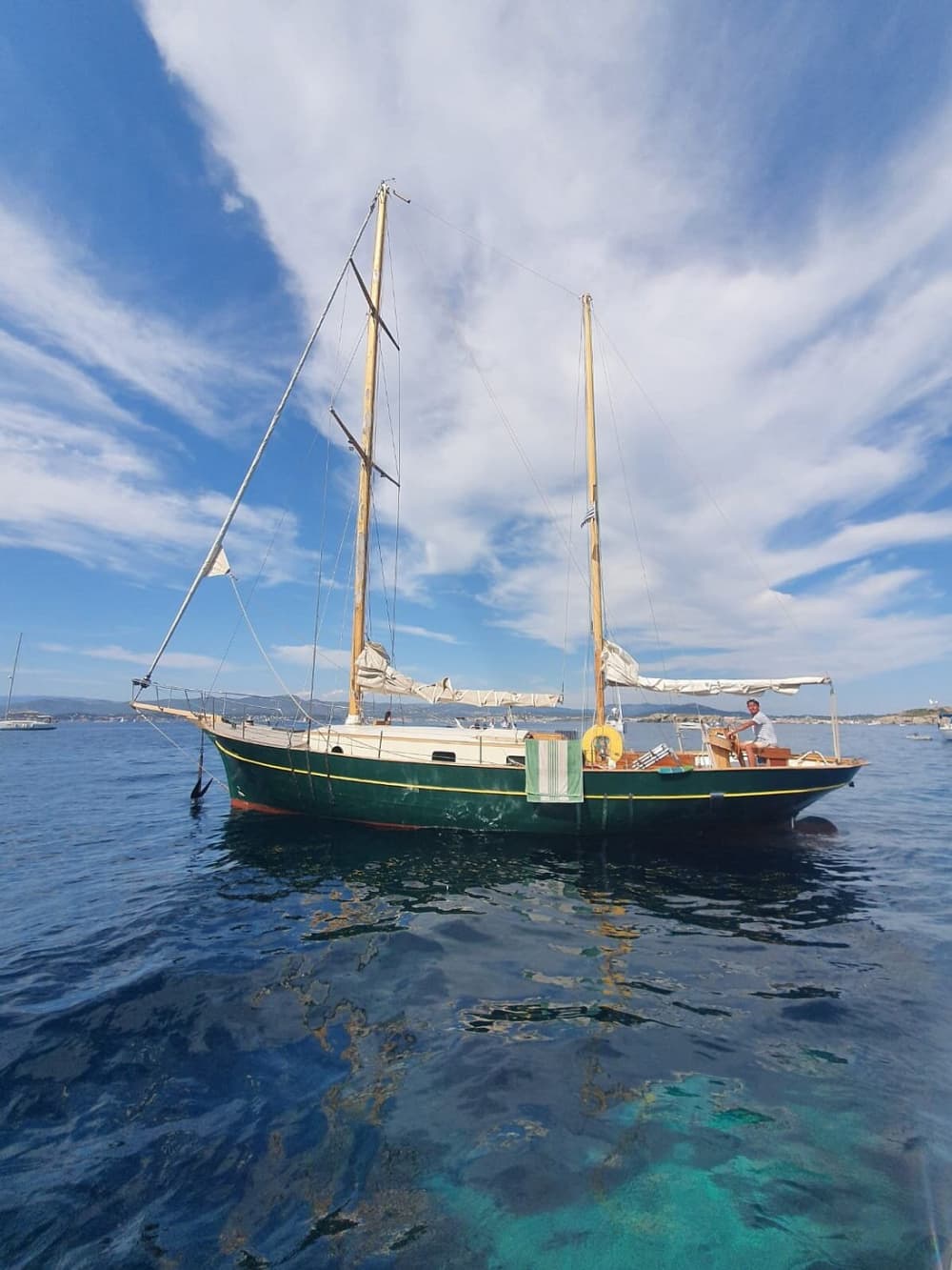 Giornata alla scoperta delle isole e delle calette selvagge con partenza da Sanary-sur-Mer