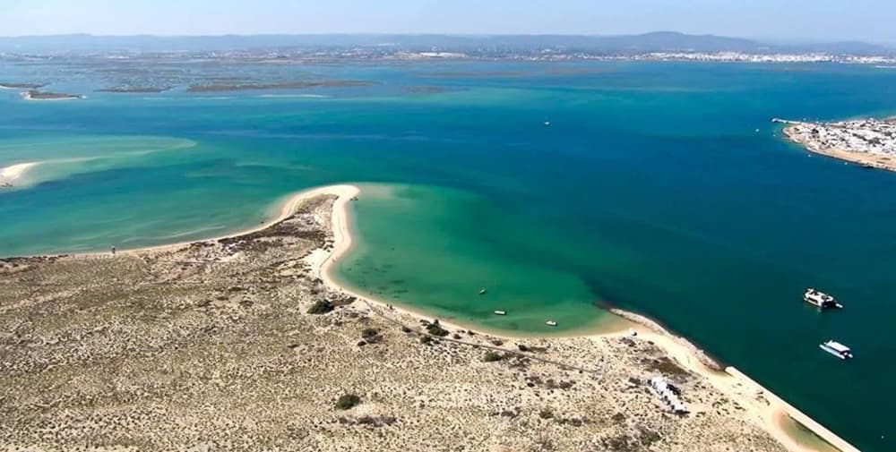 Excursion d'une demi-journée en yacht à moteur à Ria Formosa