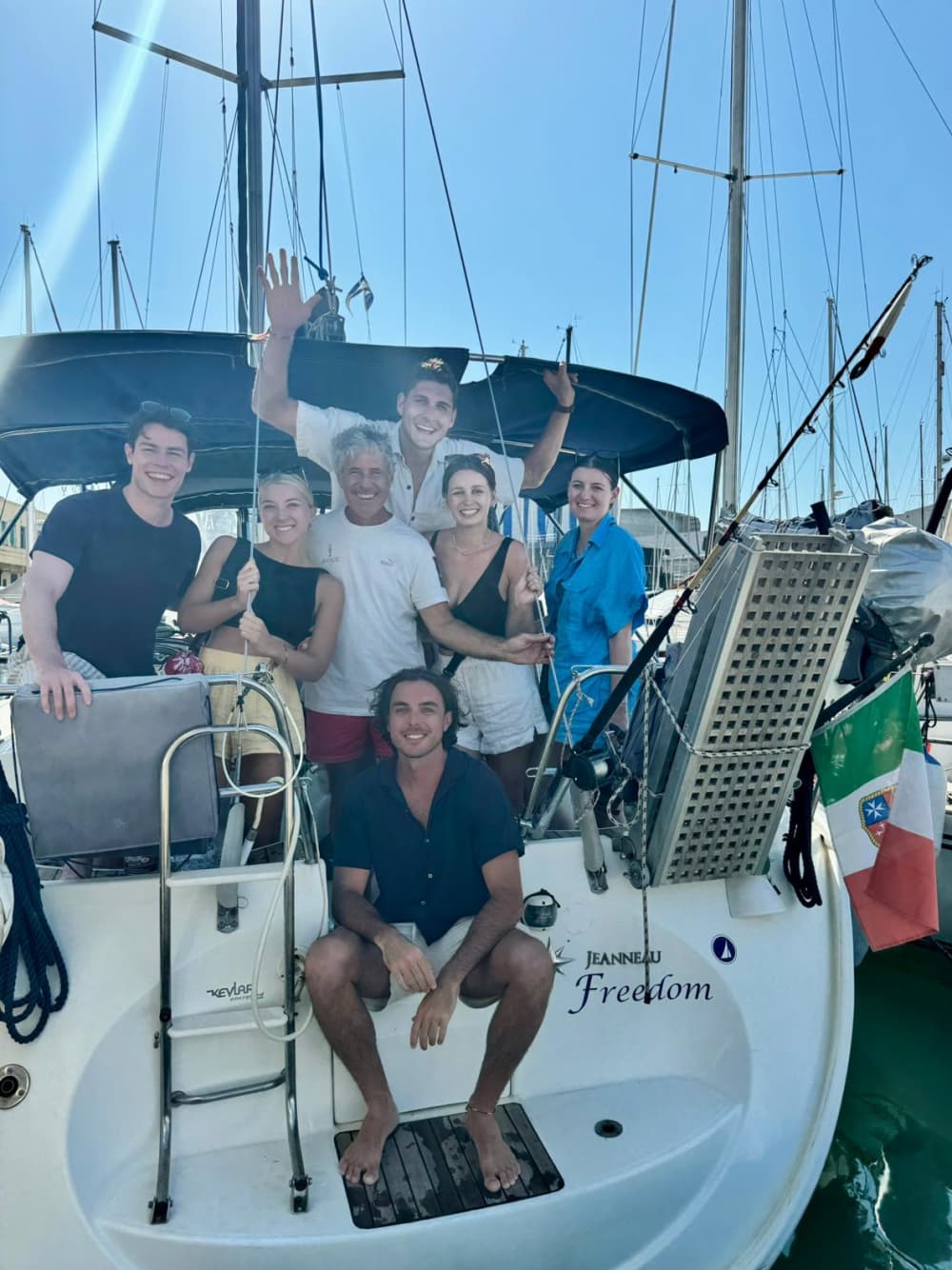 Setzen Sie Kurs auf Freude: Ein ganzer Tag authentisches Segeln in Neapel an Bord eines Segelboots