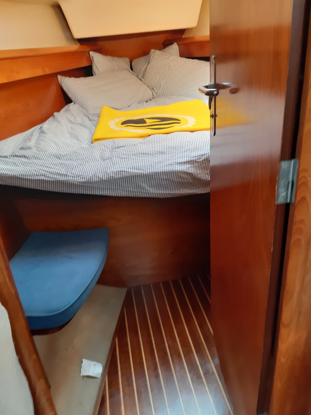 Setzen Sie Kurs auf Freude: Ein ganzer Tag authentisches Segeln in Neapel an Bord eines Segelboots