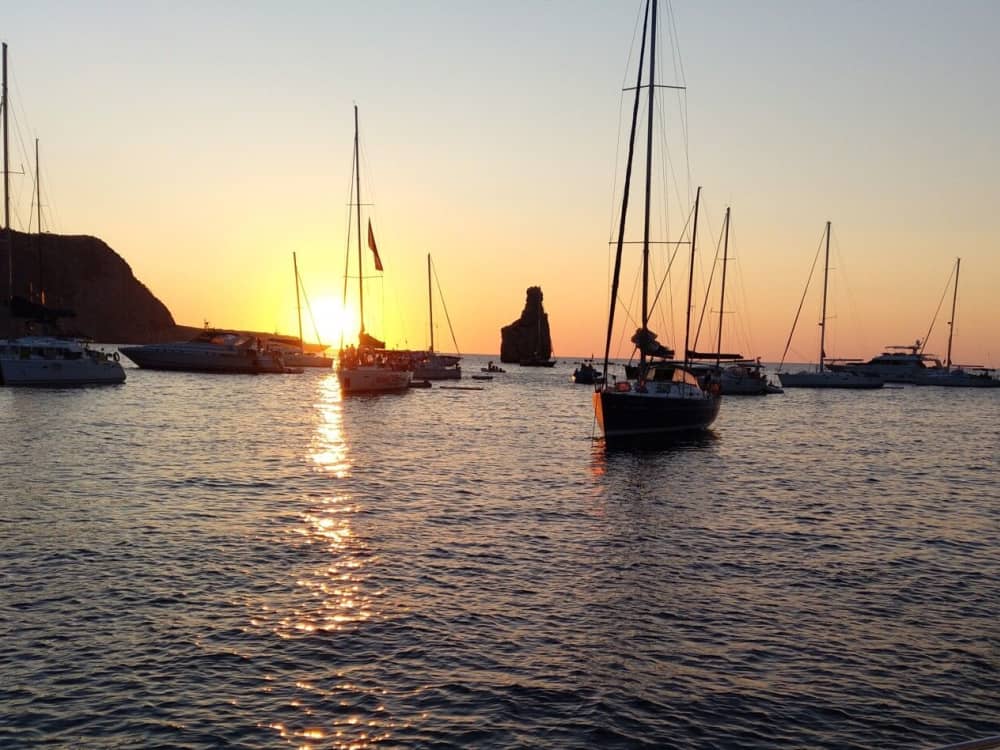 Scopri il Mediterraneo e goditi le acque di Valencia: crociera di un giorno intero al faro di Cullera e alle spiagge di El Saler