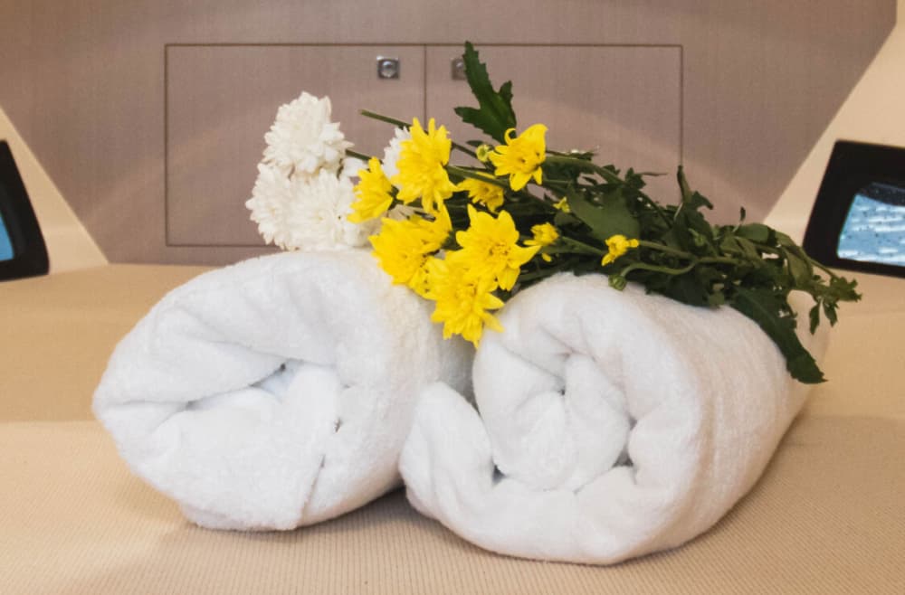 Excursión privada en barco por los alrededores de Corralejo a bordo de una lancha motora.