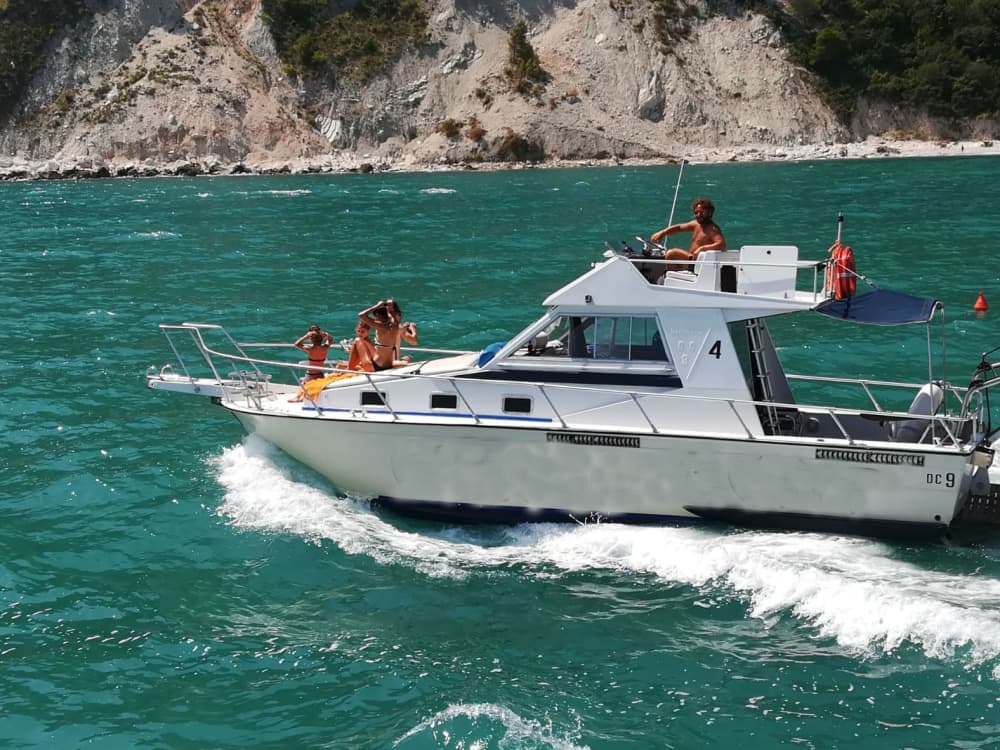Genießen Sie 7 Stunden auf einem Motorboot in Ancona