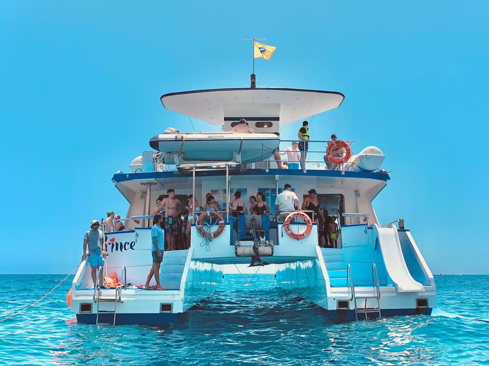 Geniet van een complete dag op een catamaran in 15