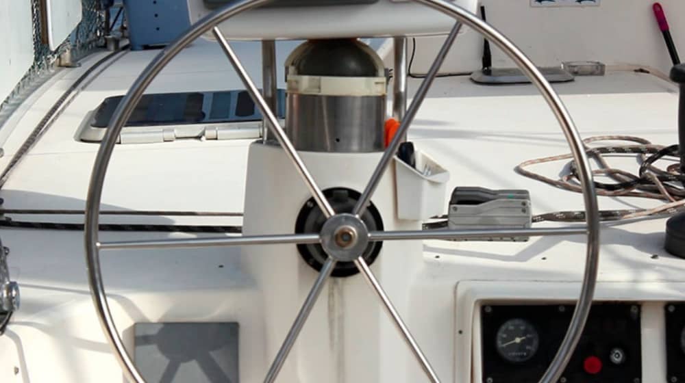 Verken Pasito Blanco en geniet van een hele dag zeilen op een catamaran.