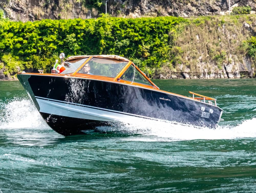3h - Classic wooden boat on Lake Como: A 1969 experience