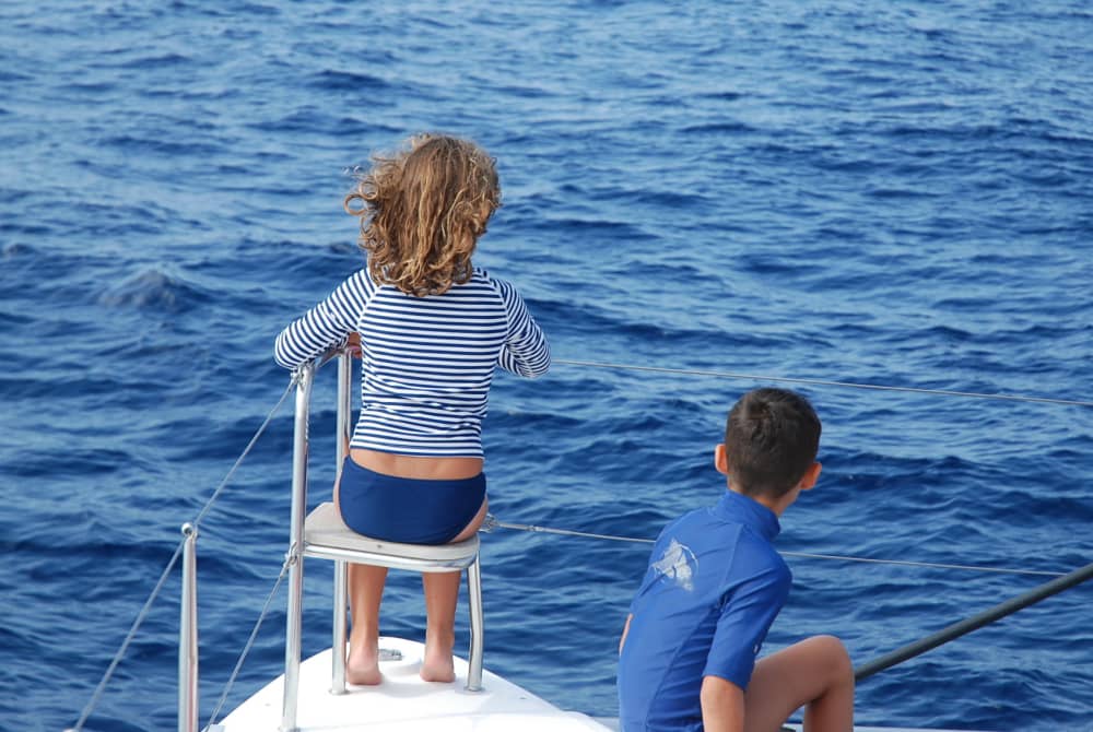 Cap sur le plaisir : une journée complète de navigation authentique à Costa Adeje en catamaran