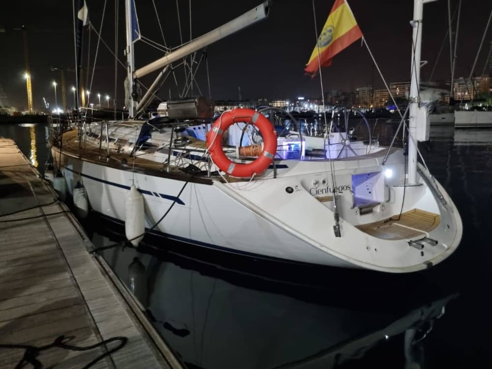 Alicante'nin ılık sularında 10 saat geçirin.