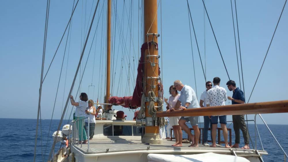 3 ORE DI LUSSO A BORDO DI UNA BARCA A VELA CLASSICA