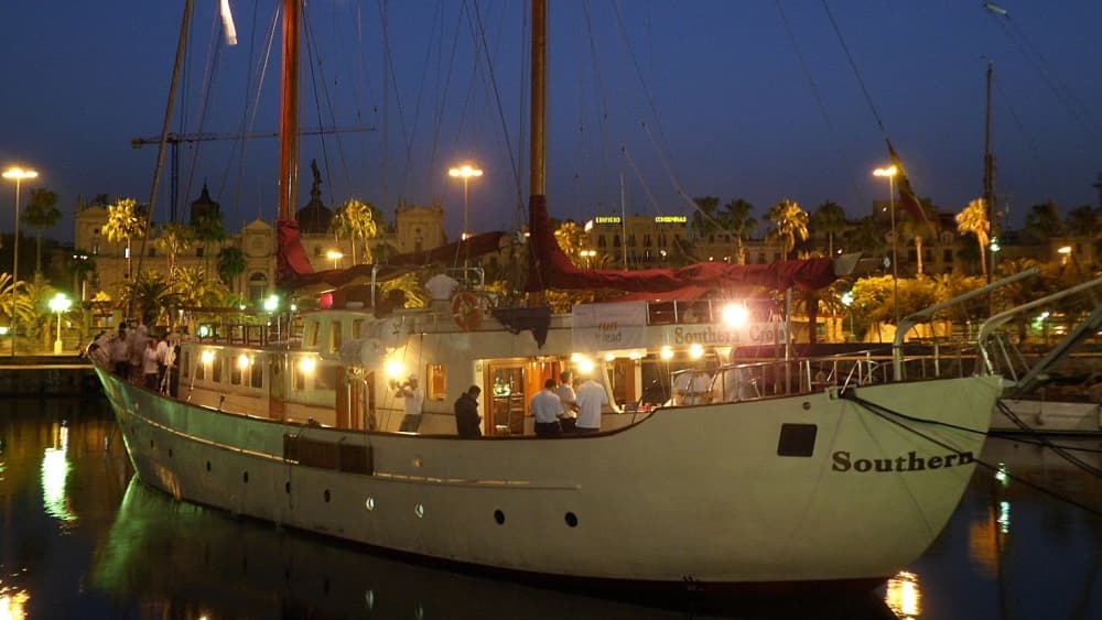 3 ORE DI LUSSO A BORDO DI UNA BARCA A VELA CLASSICA