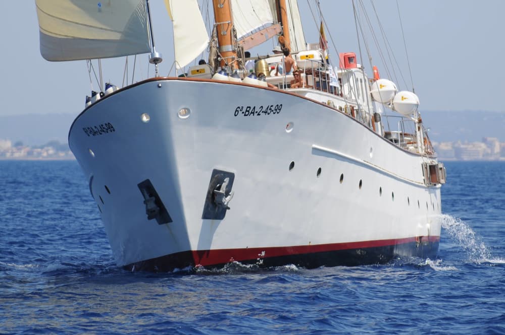 3 ORE DI LUSSO A BORDO DI UNA BARCA A VELA CLASSICA