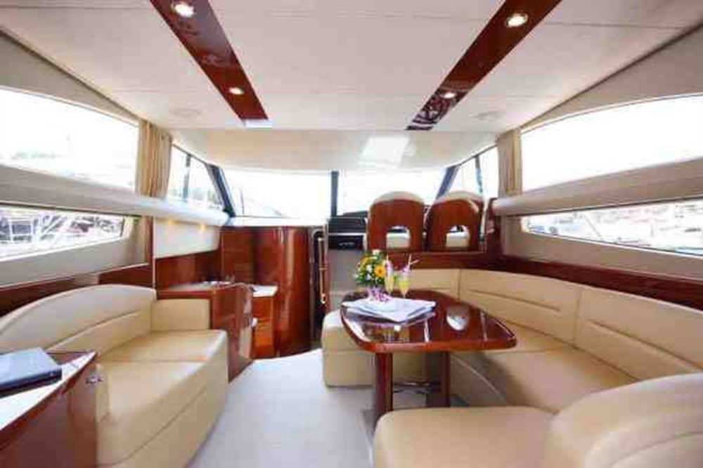 Całodniowy rejs jachtem po południowym wybrzeżu Mykonos