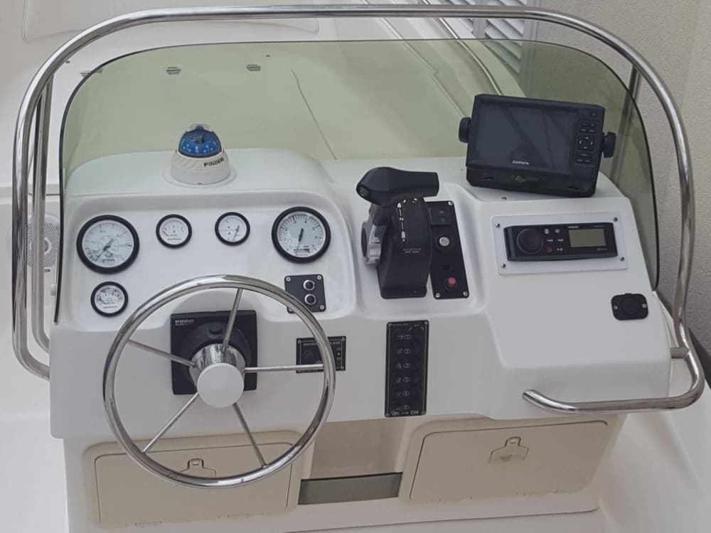 Exploreu Omiš en vaixell: un dia sencer a l'aigua a bord d'una llanxa de motor