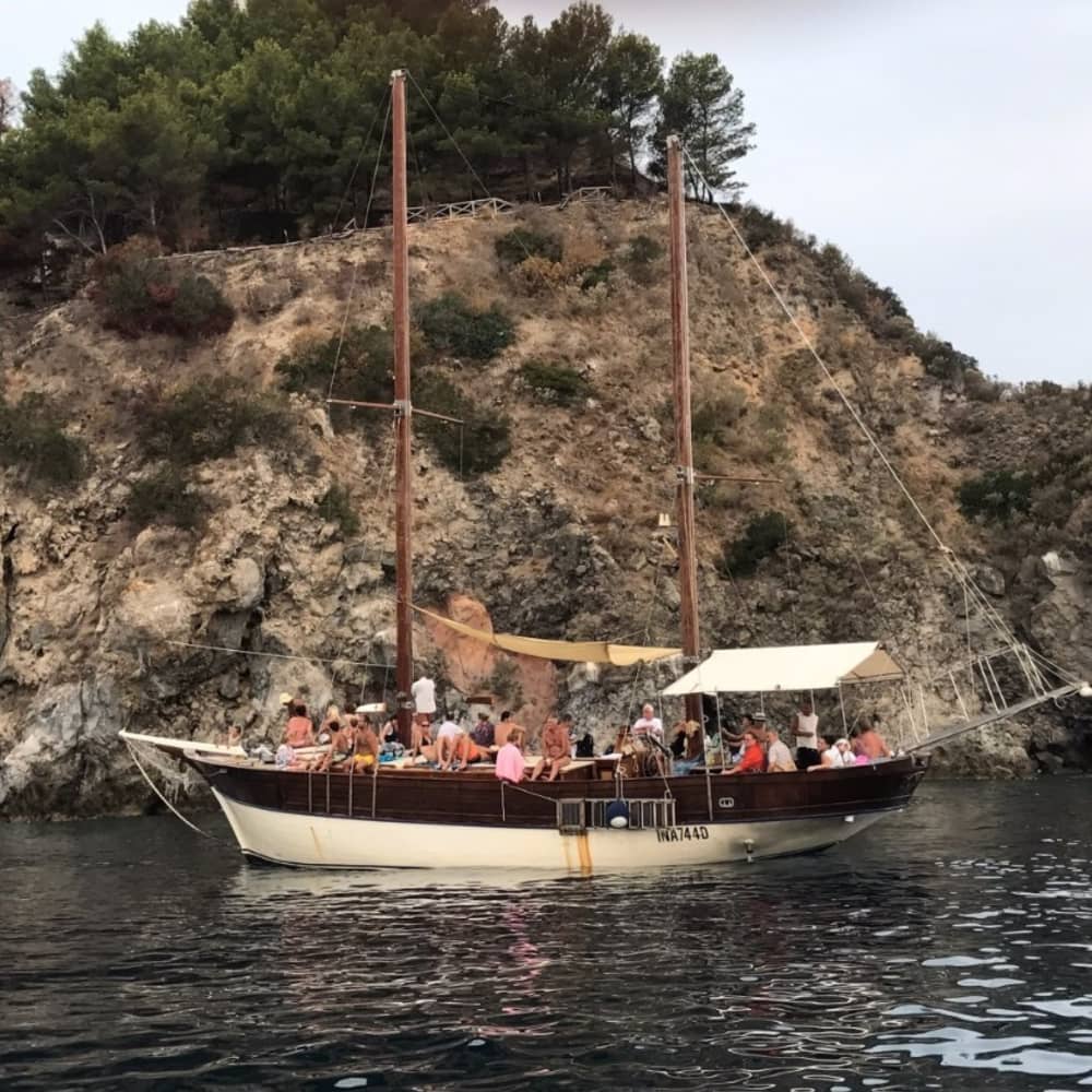 Luxe opnieuw gedefinieerd op Ischia: een onvergetelijke dag op een gulet.