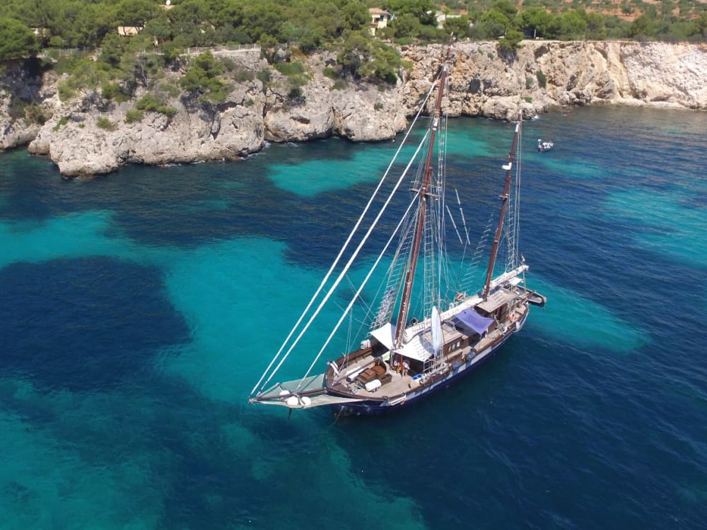 Sea Escape – Halvdag ombord på Rafael Verdera