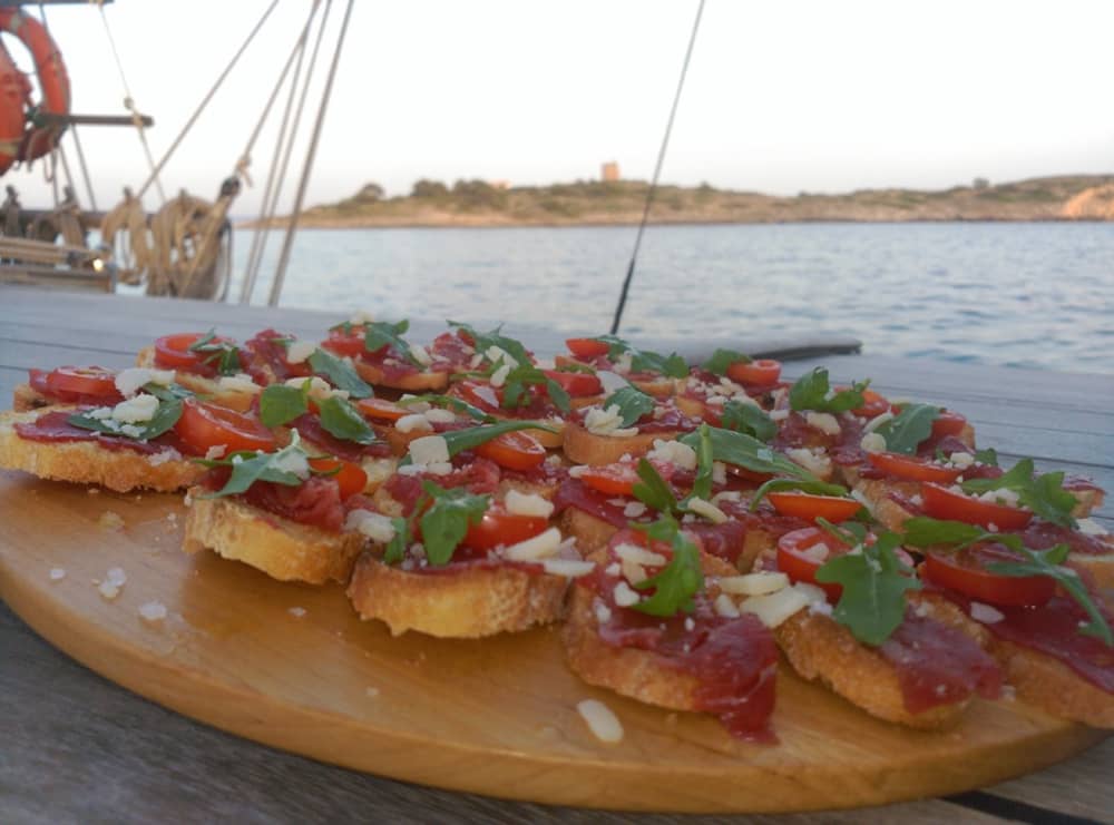 Sea Escape – Halvdag ombord på Rafael Verdera