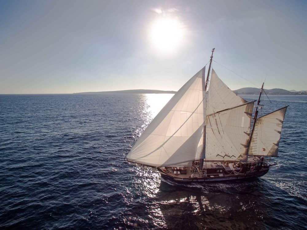 Sea Escape – Halvdag ombord på Rafael Verdera