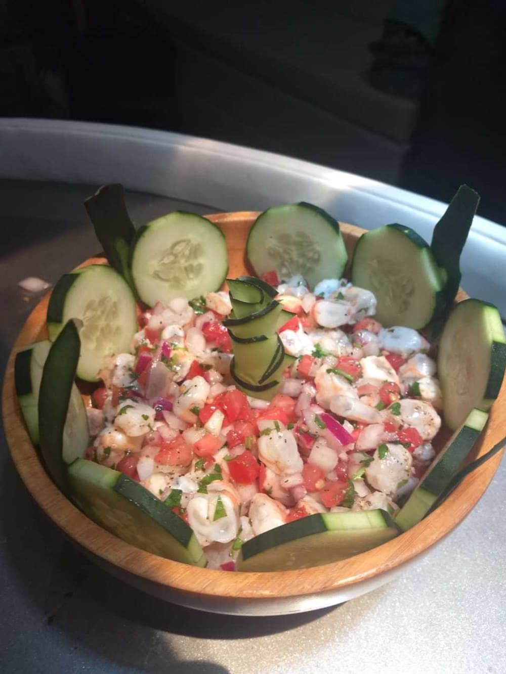 Mer, amour et soleil : une journée riche en émotions à bord d'un bateau à moteur