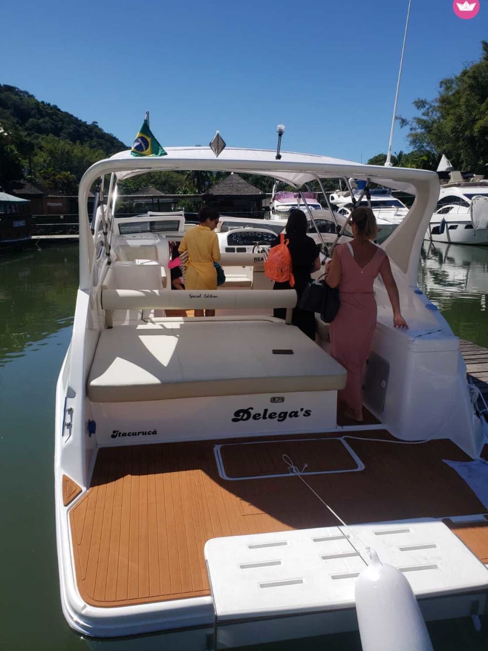 Passeio de barco de 7 horas em Angra dos Reis – Lancha moderna e paradas nas ilhas
