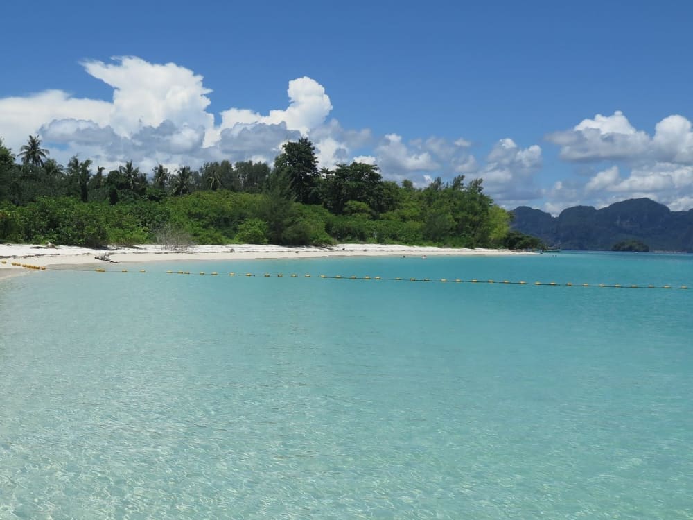 Découvrez les rivages de Krabi : une excursion d'une journée complète à bord d'un bateau à moteur
