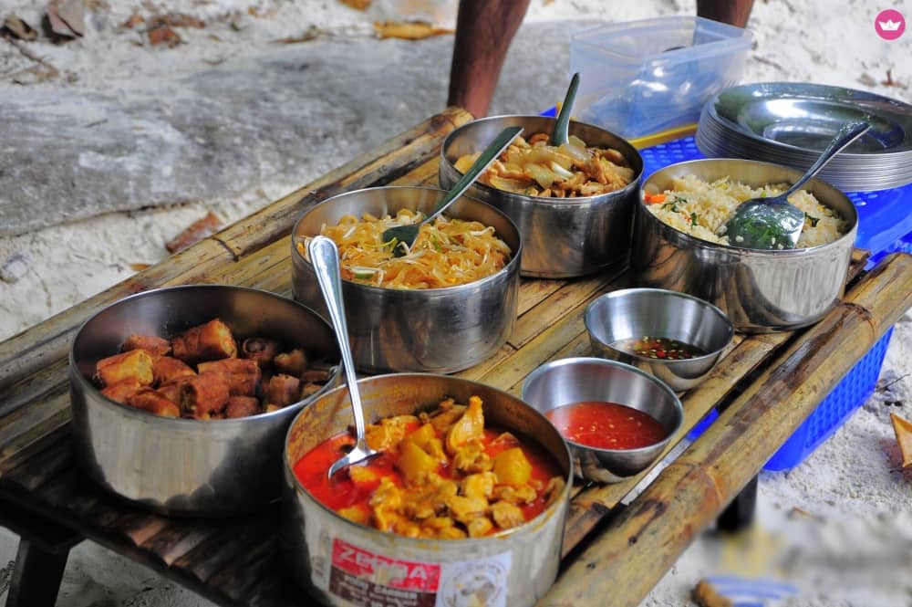 Découvrez les rivages de Krabi : une excursion d'une journée complète à bord d'un bateau à moteur