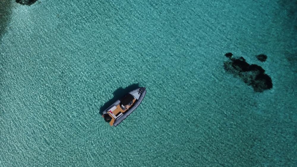 Une journée autour de La Maddalena : Profitez de 7 h 30 de découverte en bateau à moteur