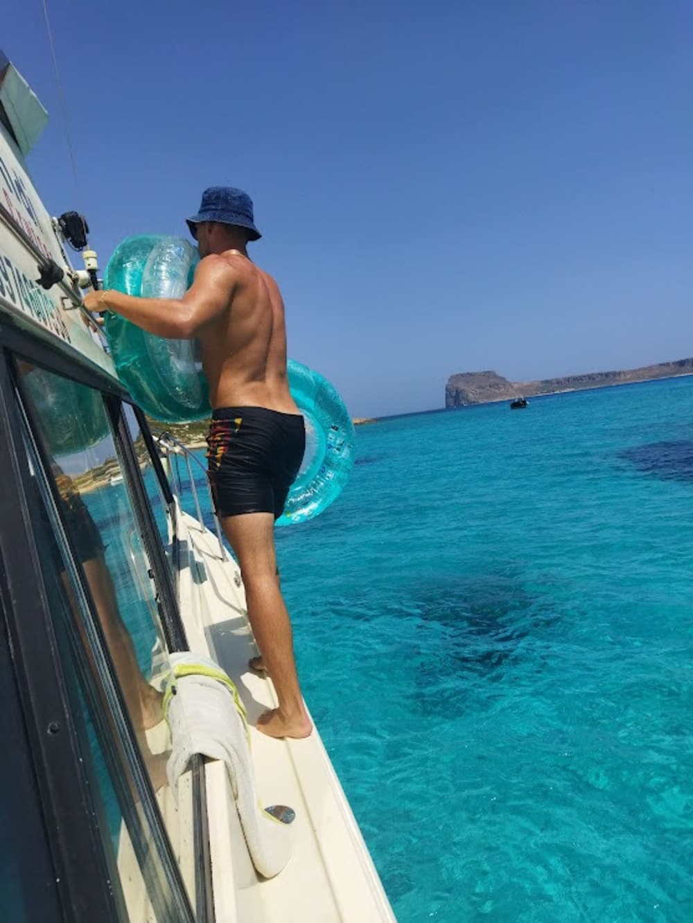 Μια μέρα στην Κίσσαμο με μηχανοκίνητο σκάφος