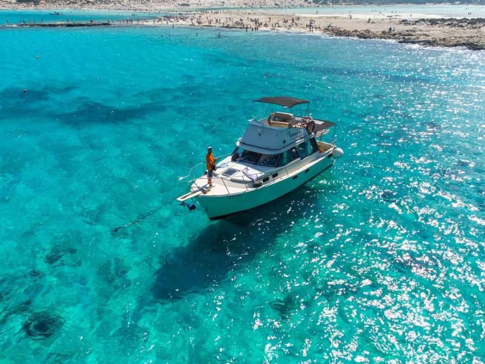 Μια μέρα στην Κίσσαμο με μηχανοκίνητο σκάφος