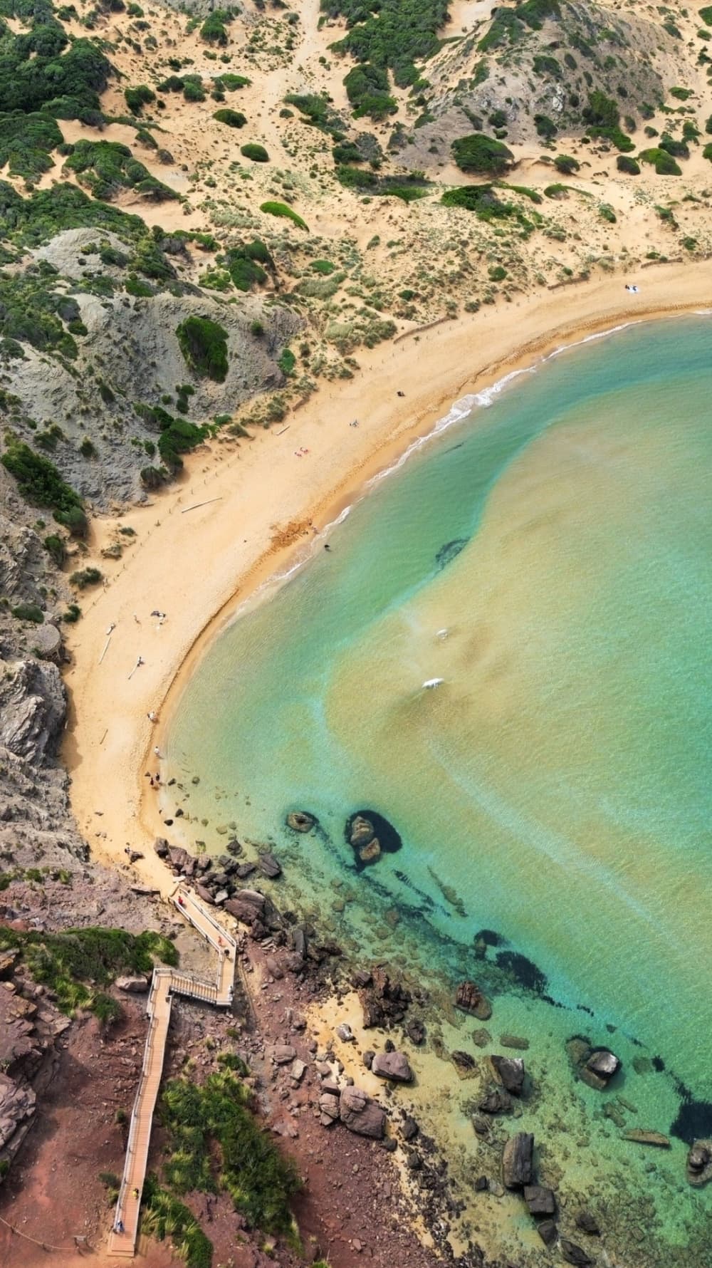 Neem een halve dag de tijd om te ontspannen op een motorboot in Fornells, Menorca.