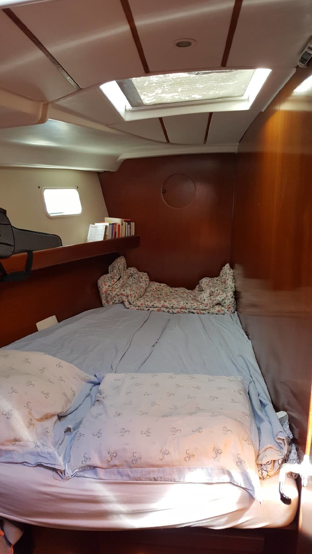 Discover Port-de-Bouc on a sailboat for a full day