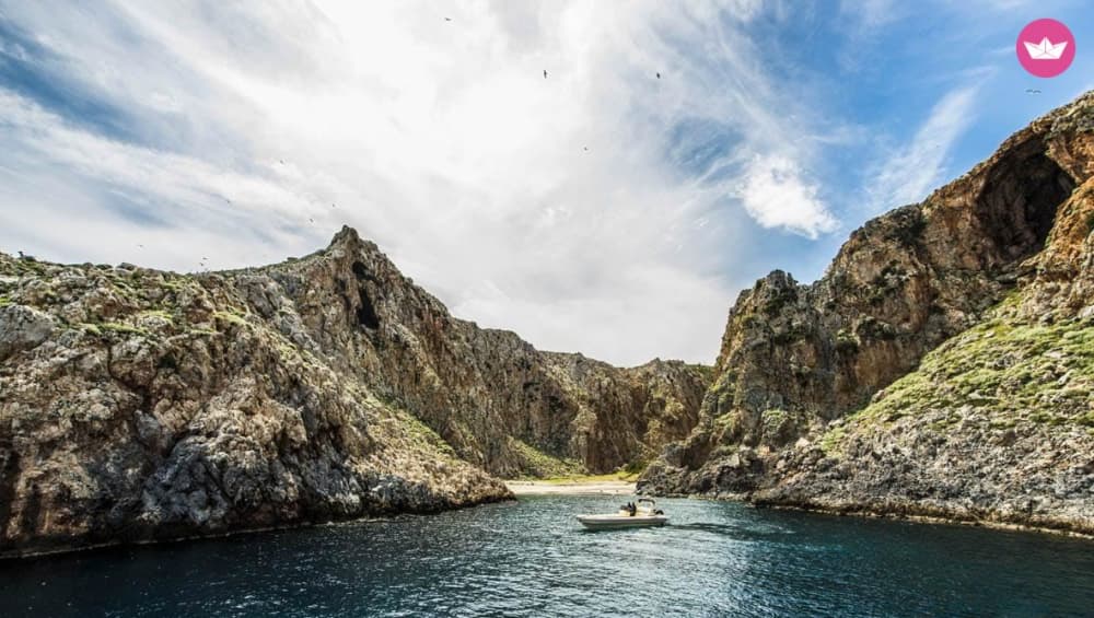 Прибрежные чудеса: залив Мениес, Хиронисия и остров Тодору за один день