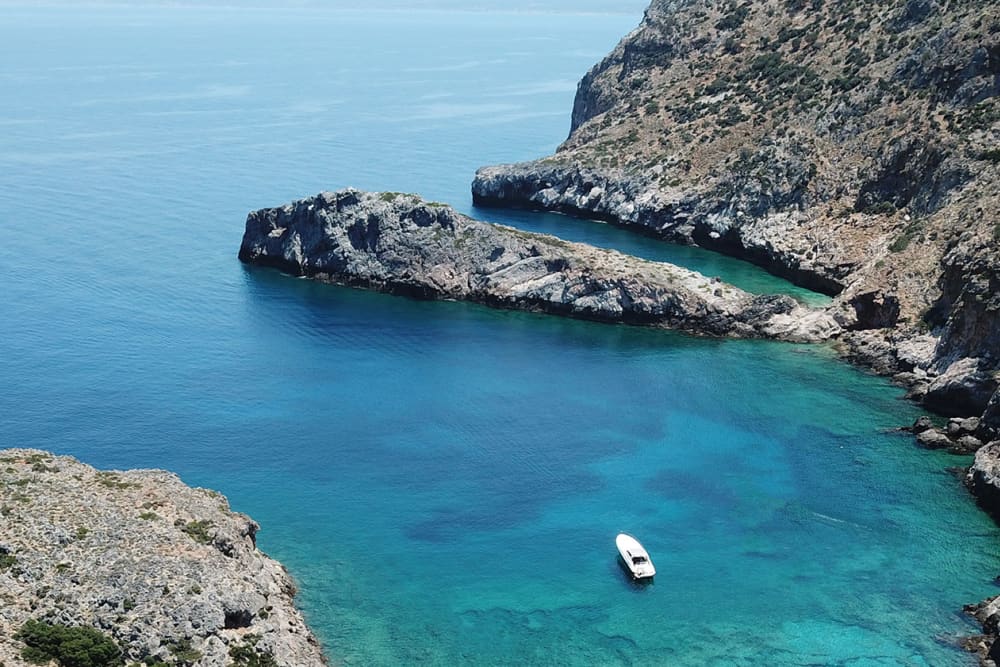 Прибрежные чудеса: залив Мениес, Хиронисия и остров Тодору за один день