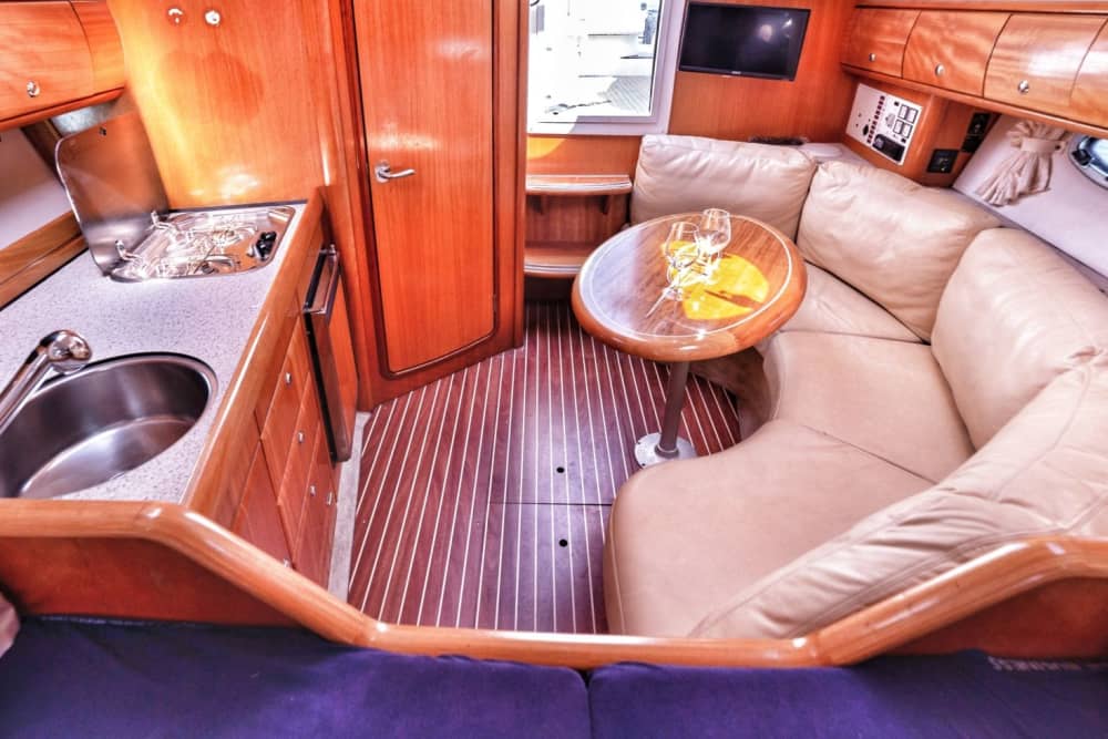 Addio al nubilato e al celibato a Giardini Naxos: una festa di mezza giornata in mare