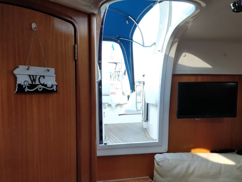 Addio al nubilato e al celibato a Giardini Naxos: una festa di mezza giornata in mare