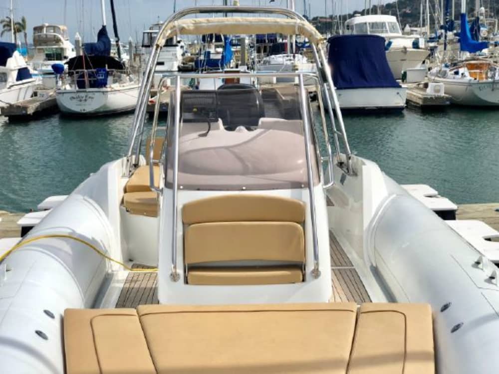 En dag i Saint-Cyr-sur-Mer på motorbåt