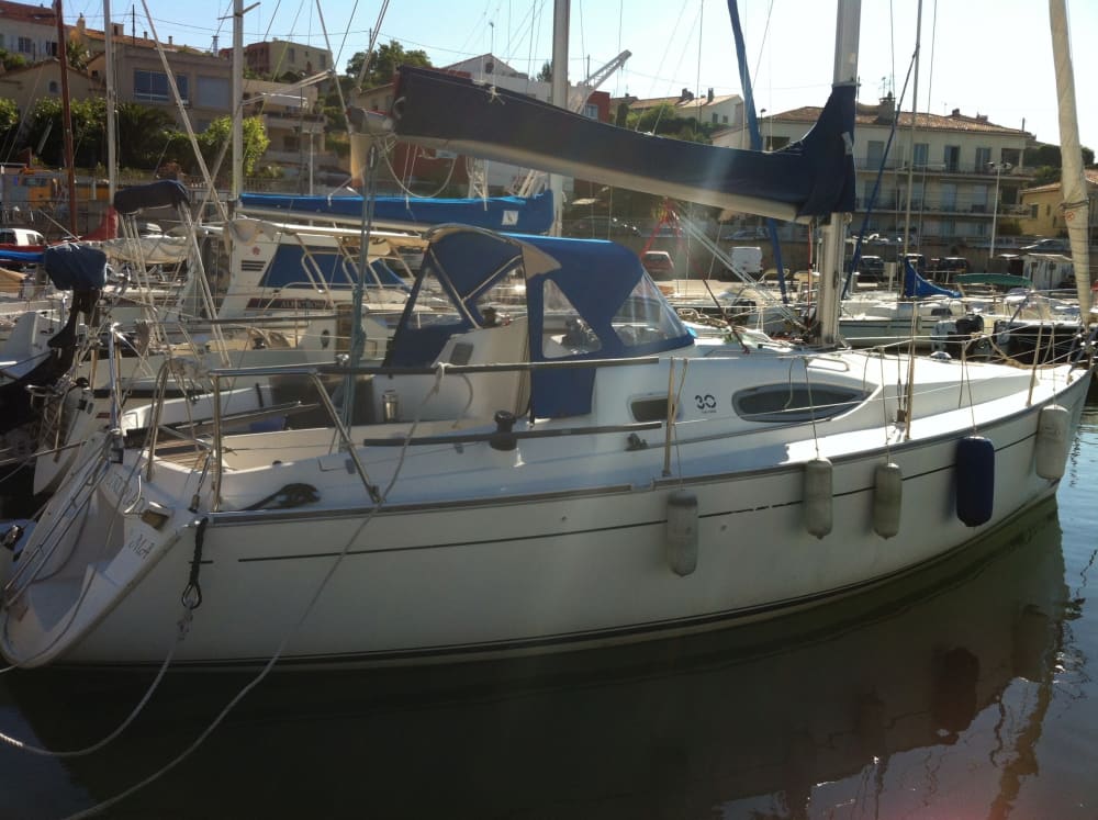 Traccia la rotta verso la gioia: una giornata intera di autentica navigazione a vela a Marsiglia a bordo di una barca a vela.