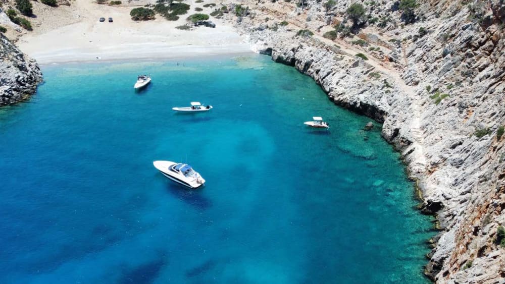 Menies, Chironissia, Thodorou private Yachttour