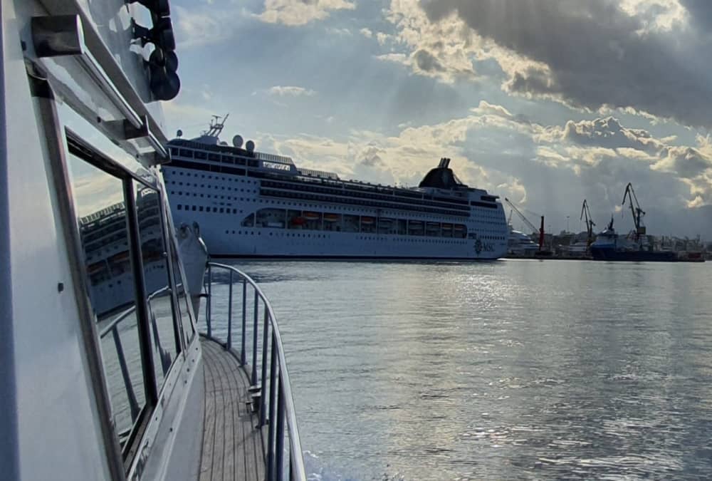 Upptäck Rethymno på en motorbåt i 8 timmar