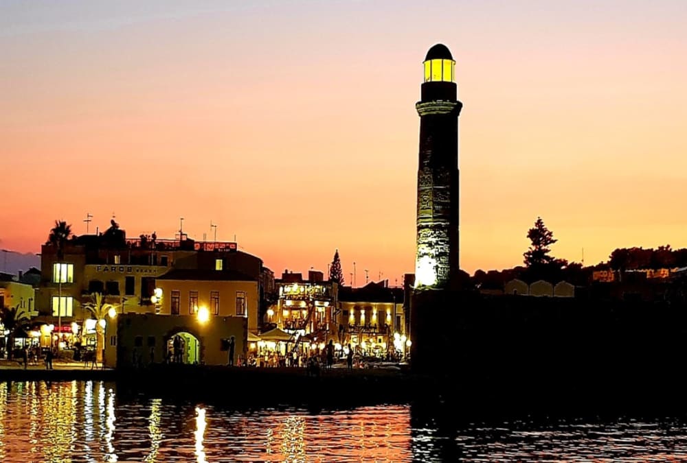 Upptäck Rethymno på en motorbåt i 8 timmar