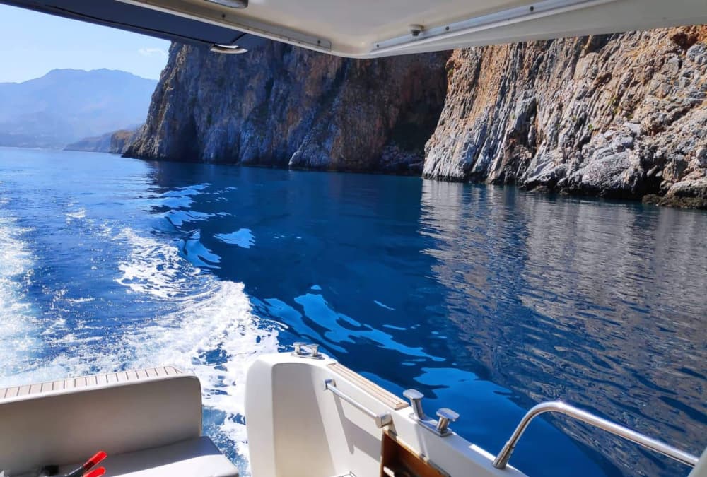 Upptäck Rethymno på en motorbåt i 8 timmar