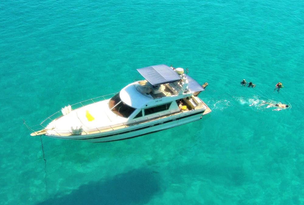 Upptäck Rethymno på en motorbåt i 8 timmar