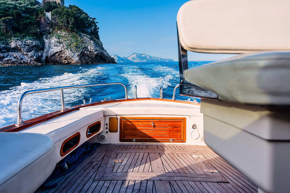 Ucieczka na Wybrzeże Amalfi: Prywatny Rejs Motorówką z Positano