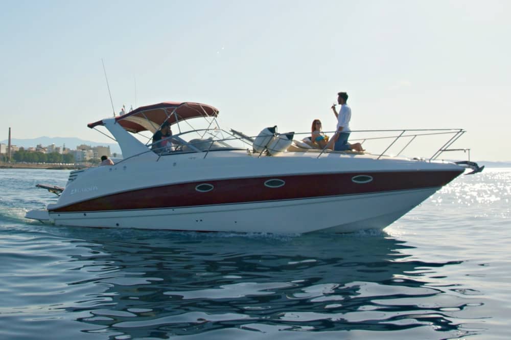 Relax on a motorboat in Chania for 2h30