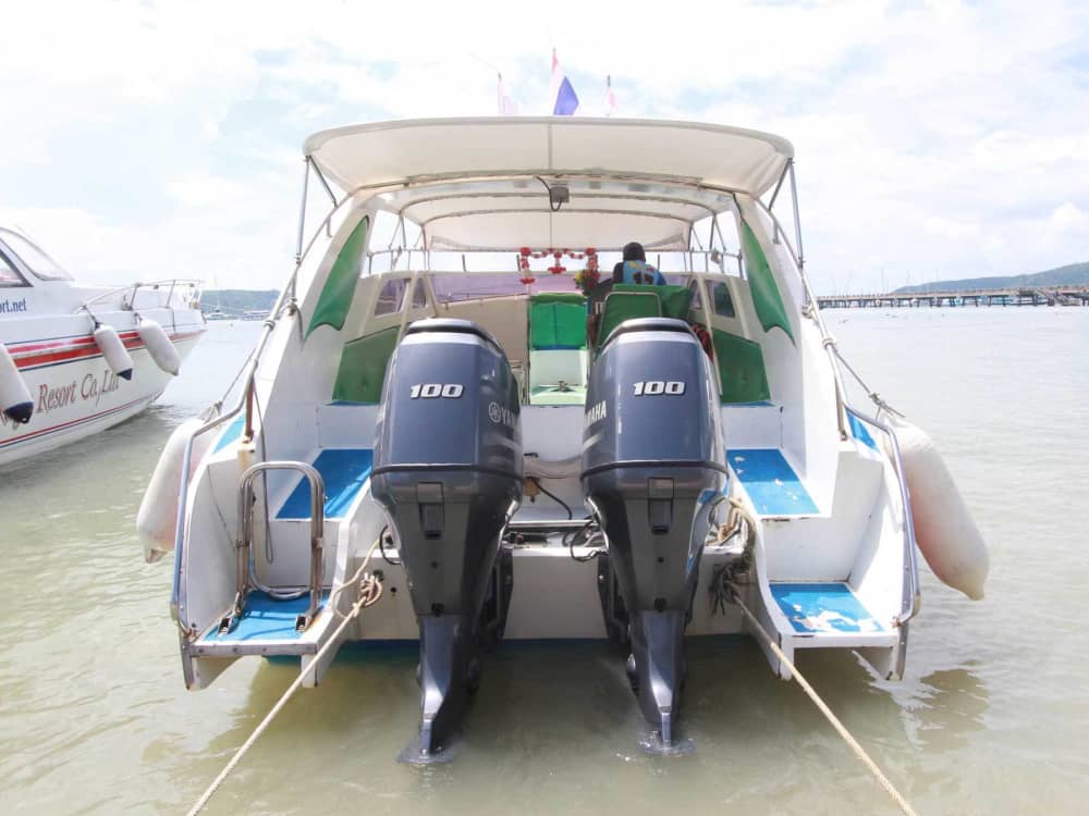 Vive Phuket como nunca antes a bordo de una lancha motora.