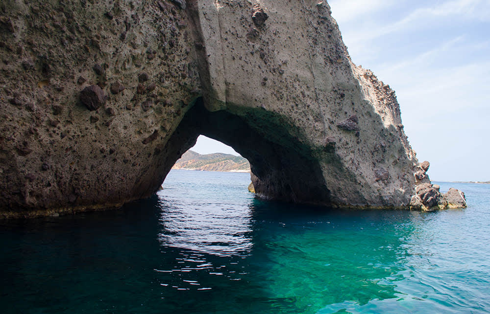 Antiparos, Panteronisi & Despotiko | Private Full-Day Yacht Excursion
