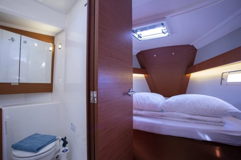 Private 8h sailing trip in Barcelona