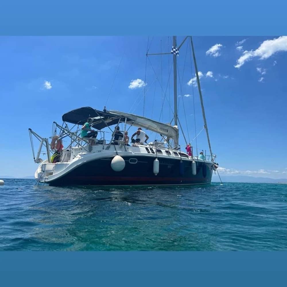 Navigare con gli dei: una giornata alla scoperta di Salonicco in barca a vela