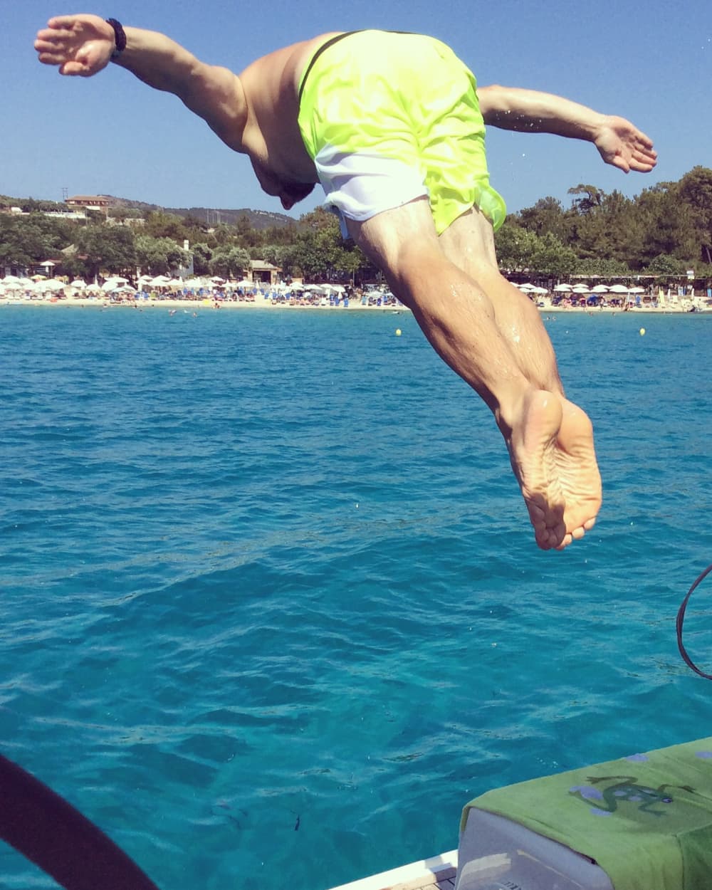 Profitez d'une journée complète de voile dans l'unité régionale de Thasos à bord d'un voilier.