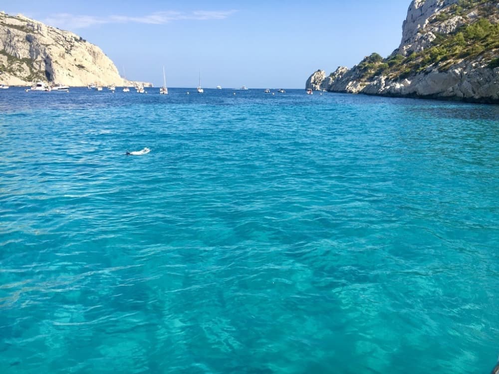 Découvrez les rivages de Bandol : une excursion d'une journée complète à bord d'un bateau à moteur